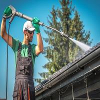 Manassas Pressure Washing Logo