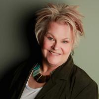 Peggy Villagomez Logo