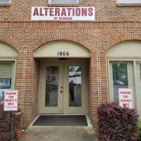 Rocky's Alterations Logo