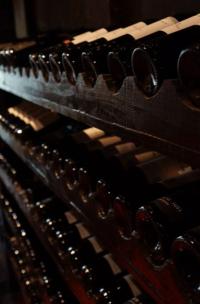 Lowry Wine and Spirits Logo