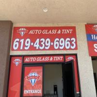 Diamond Star Auto Glass & Window Tint Logo