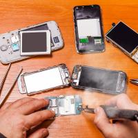 I Fix Phones Logo