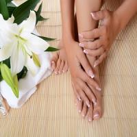 Lovely Nails Logo