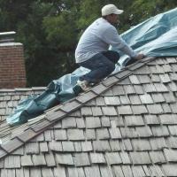 Makani Roofing Logo
