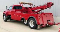 Candy's Towing Logo