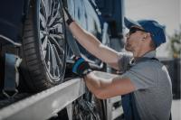 Lakeland Towing Logo