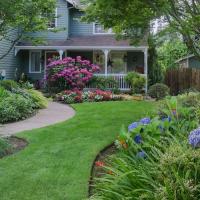 TLC Landscapes LLC Logo