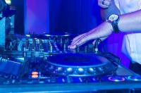 Fresh Production Professional DJ Service Logo