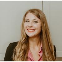 Ellyse Lowe, Realtor - Pelican Properties Realty LLC Logo