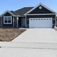 EL Laredo Concrete Contractor Logo