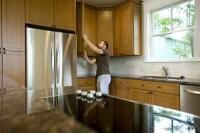 Leyvas Remodeling LLC Logo