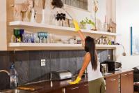 Lisas Housekeeping INC in Coral Spring Logo