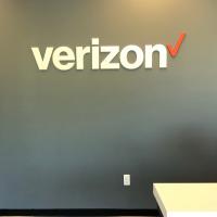 Verizon Prepaid & Repair Center Logo