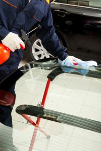 Saul's Auto Glass & RV Windshield Replacement Logo