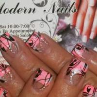 Modern Nails Logo