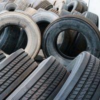 The Hubcap & Tire Store Logo