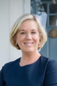 Pamela Bates Logo