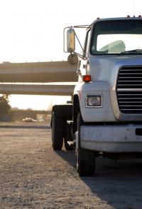 Sharabi LLC dba Toms Towing Logo