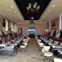 Signature Nails & Spa Logo