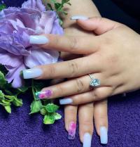 Signature Nails & Spa Logo