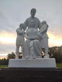 Rosedale Memorial Park Logo
