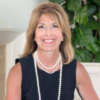 Diana Miner Real Estate Logo