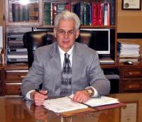 Sioux City Lawyer | Ray Edgington Logo