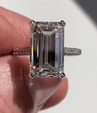 Roslyn Estate Jewelry Logo