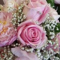 Abundant Flowers and Gifts Logo