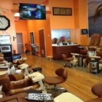 Eluxe Nails & Spa Logo
