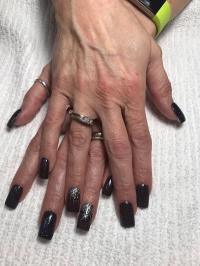 Luxury Nails Logo
