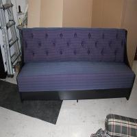 Davis Custom Upholstery & Design Logo
