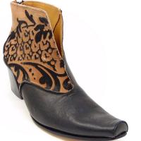 Carla Shoes & Accessories Logo