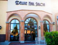 Deluxe Nail Salon Logo