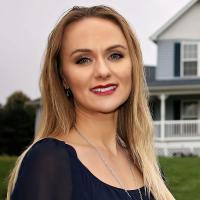 Christina Raney Logo