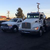 DJ's Towing LLC Logo