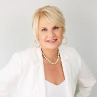 Holly Bronhard Logo