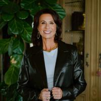 Michelle L. Warner Logo