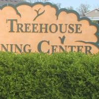 The Treehouse Learning Center logo