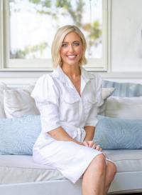 Nicole Maxey Henry Logo