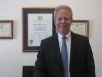 Stephen Linn Law Logo