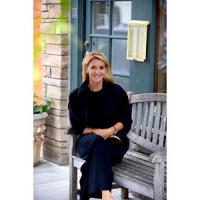 Mishelle Westendorf Logo