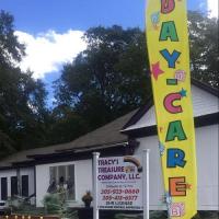 Tracy's Treasures Company, LLC Logo