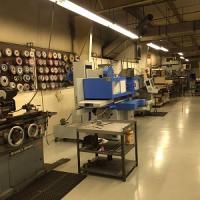 US Machine & Tool Logo