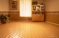 Chuck's Floor Covering & Home Renovation Logo