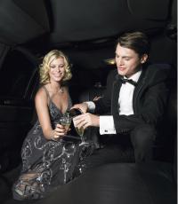 Pinnacle Limousine Logo