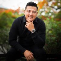 Nik Sirichoonchan Logo