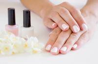 California Nails LLC Logo