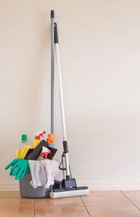 Hakil's Cleaning Services Logo